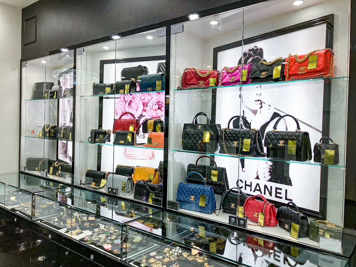 シャネル専門店「BLACK BOUTIQUE」が銀座に本日オープン | GT 